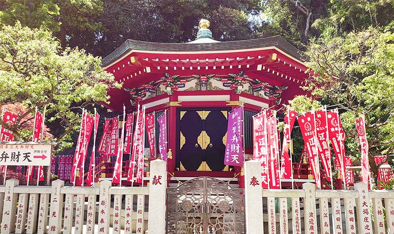 画像：江島神社の奉安殿