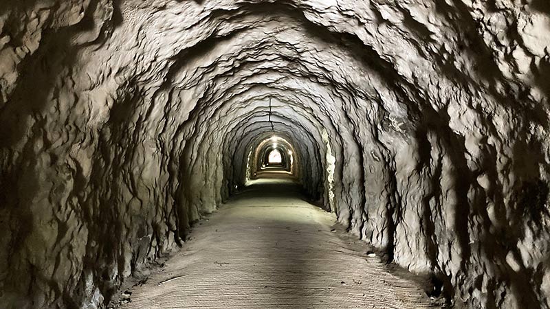 画像：加賀の潜戸のトンネル