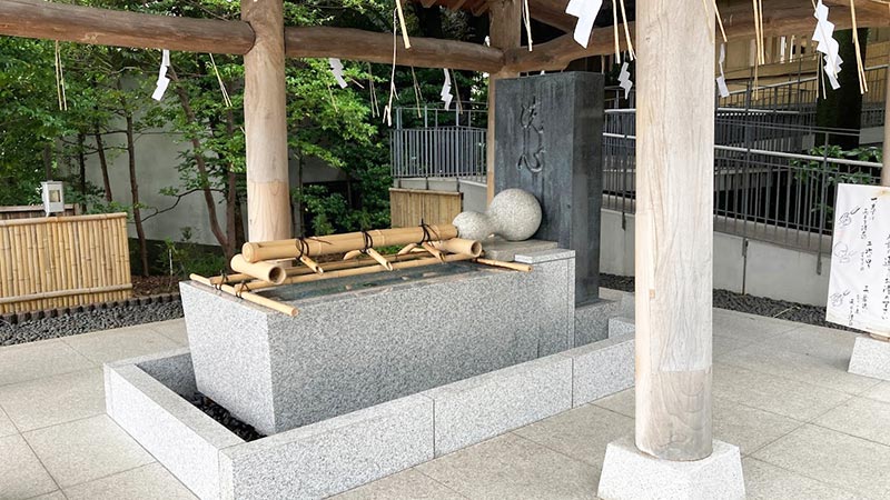 画像：東郷神社の手水舎